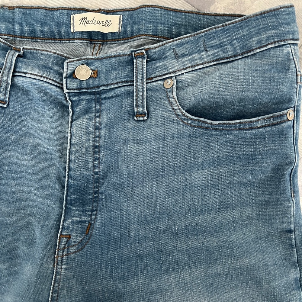 Madewell Cali-Demi Boot Jeans.  Size 32. EUC.  Light wash with stretch! - Picture 3 of 10